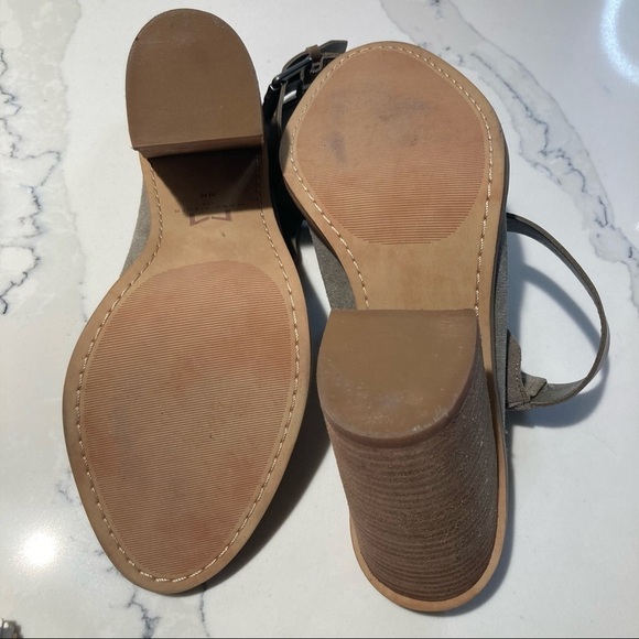 MARC FISHER Sz 10  Vashi Peep Toe Suede Stacked 4.5” Heel Booties - Picture 8 of 11